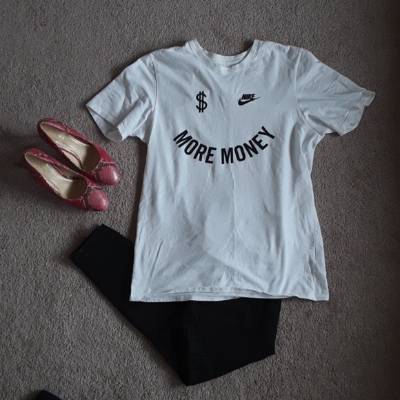 Nike tshirt size medium - Picture 2 of 4